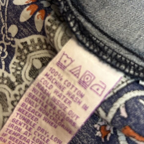 Distressed Chambray Tabbed Long Sleeve Mixed Pattern Button Front Shirt Size M - Picture 6 of 6